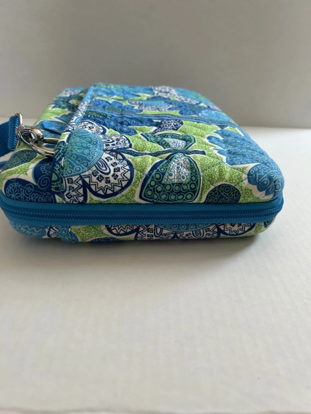 NWT Vera Bradley Mini Laptop Case in Doodle Daisy